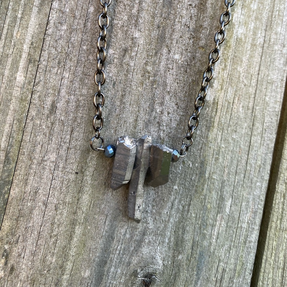 Simple natural grey stone necklace